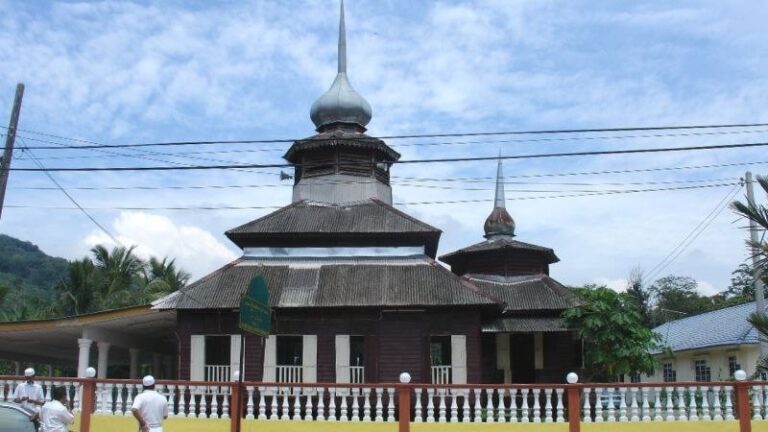 Masjid Mendom